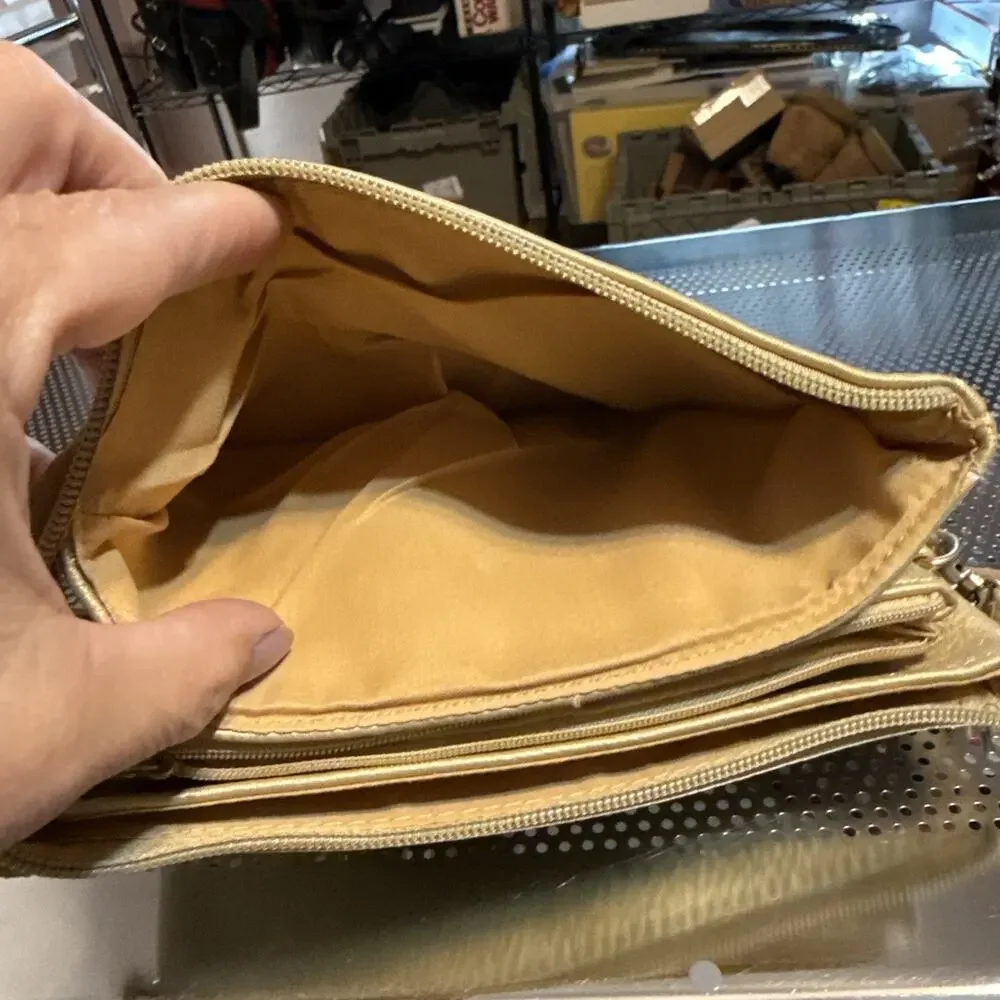 MICHAEL KORS Pebbled Leather Chunky MK Gold tone Logo Clutch~VERY GOOD CONDTN! - Picture 10 of 10
